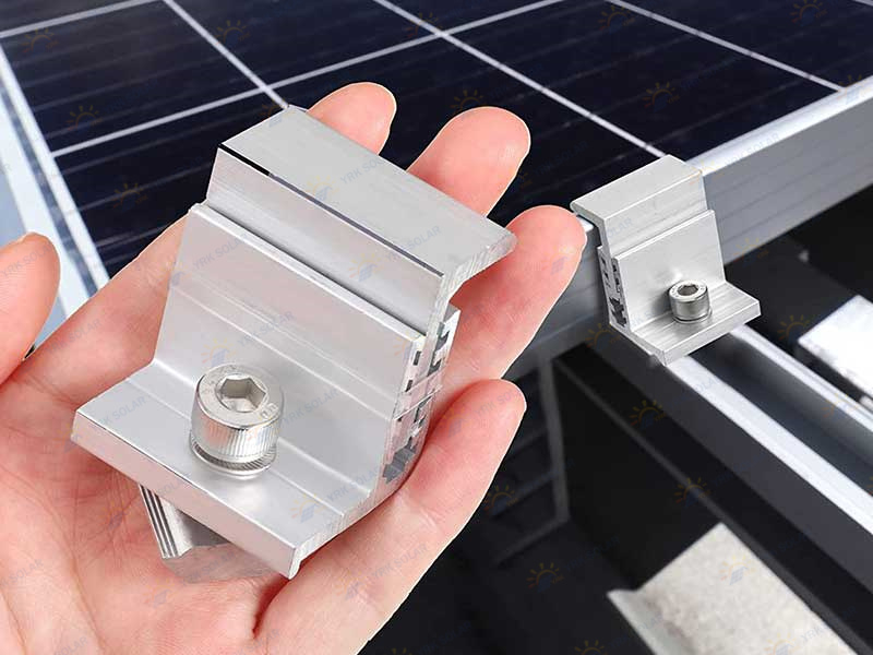 Morsetti terminali regolabili per pannelli solari in alluminio