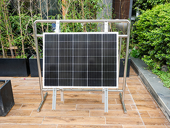 Gancio per balcone solare per sistema di alimentazione per balconi a pannelli solari