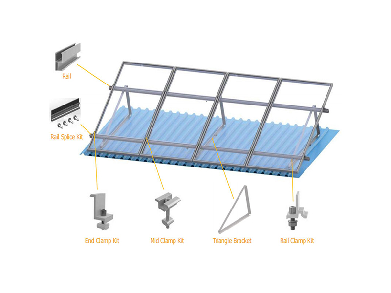 Sistema di struttura fotovoltaica con staffa di montaggio per tetto a scaffalatura solare