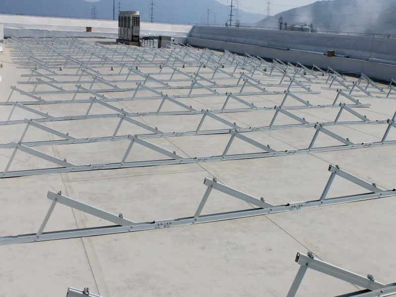 Sistema di staffe di montaggio solare per tetto piano triangolare regolabile YRK-Roof04